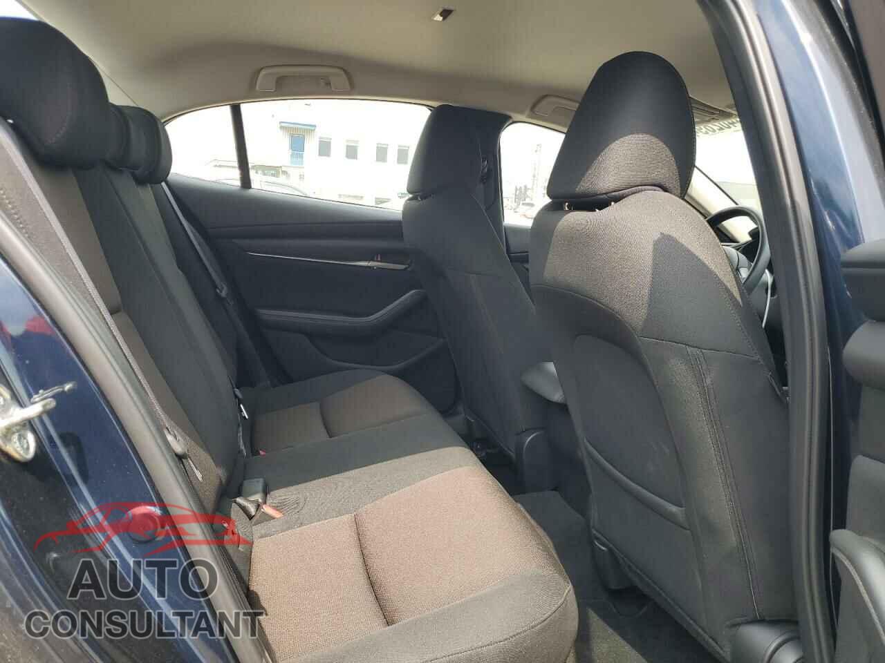 MAZDA 3 2019 - JM1BPAB74K1101883