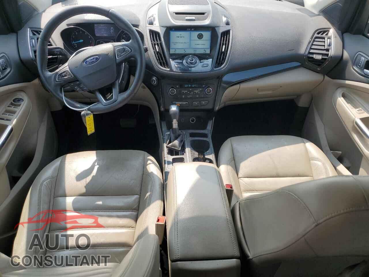 FORD ESCAPE 2017 - 1FMCU9JD1HUB49931