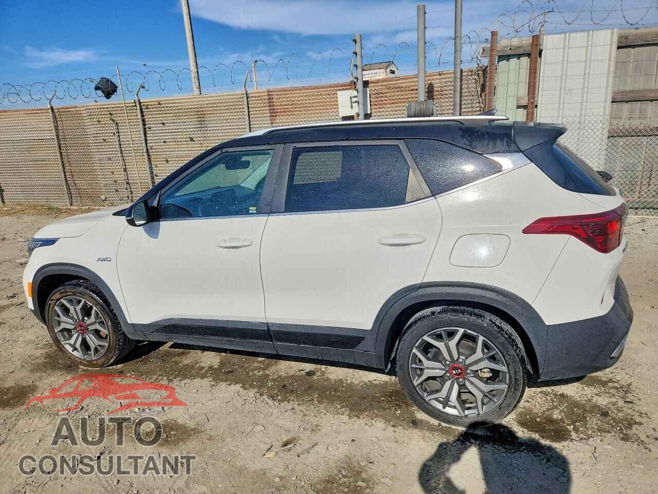 KIA SELTOS 2021 - KNDEUCA23M7081147