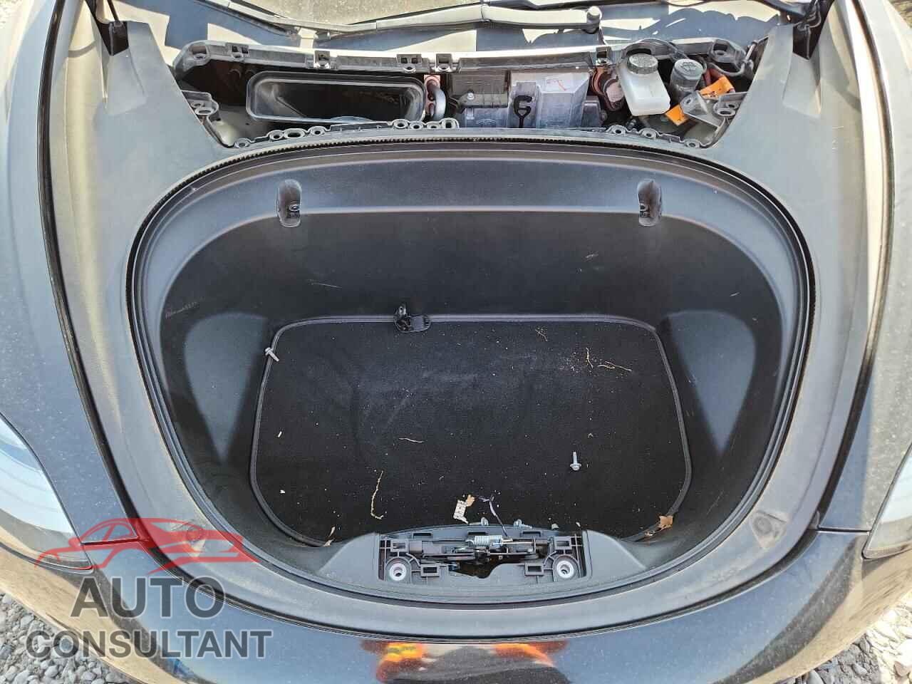 TESLA MODEL 3 2018 - 5YJ3E1EB1JF071922