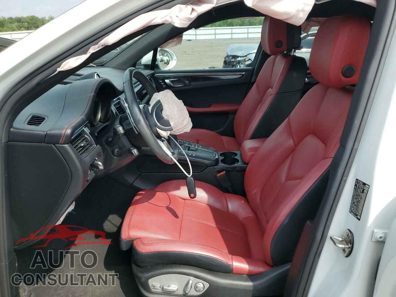 PORSCHE MACAN 2018 - WP1AA2A58JLB11398