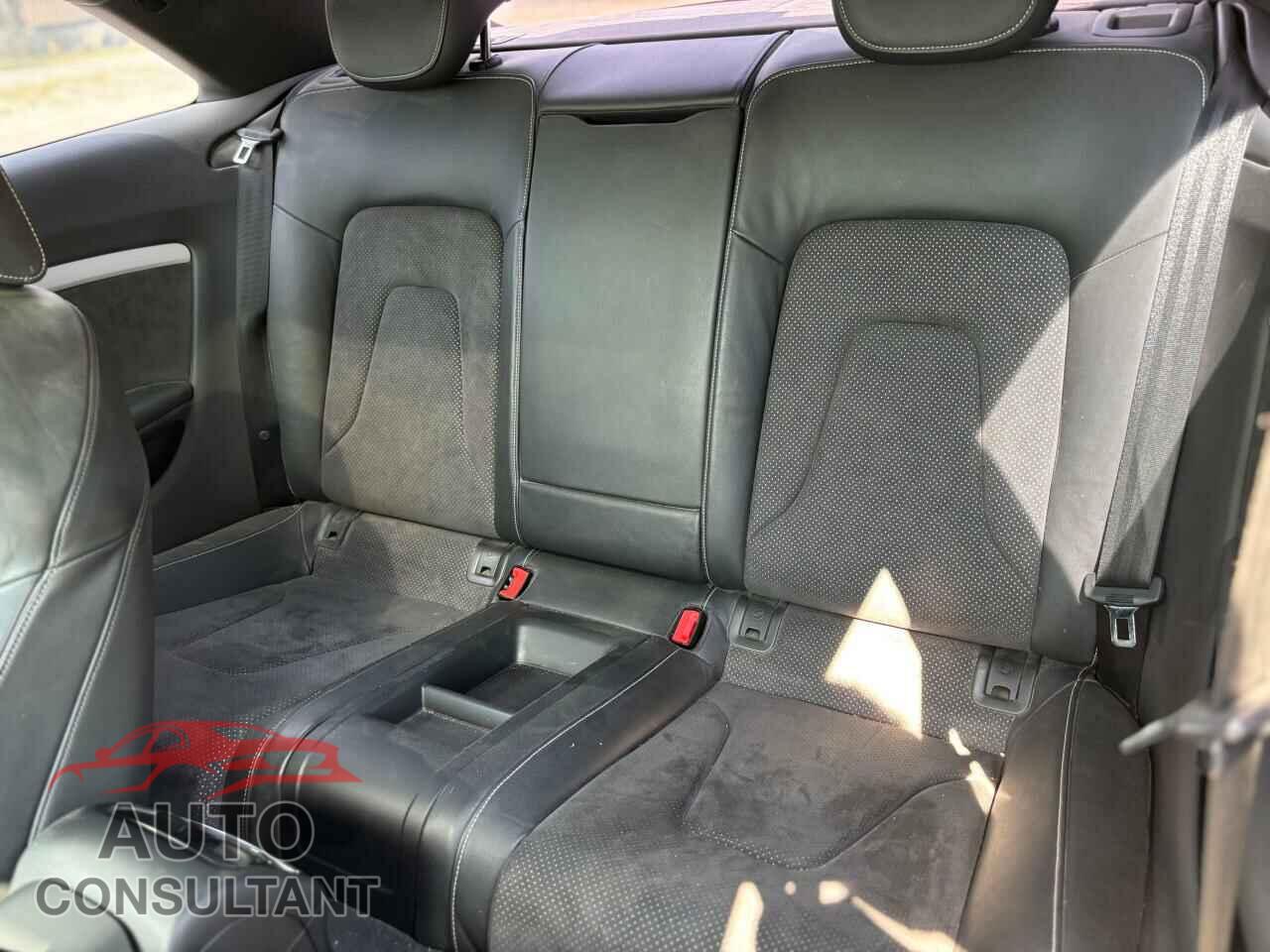 AUDI A5 2011 - WAUWFBFR2BA016186