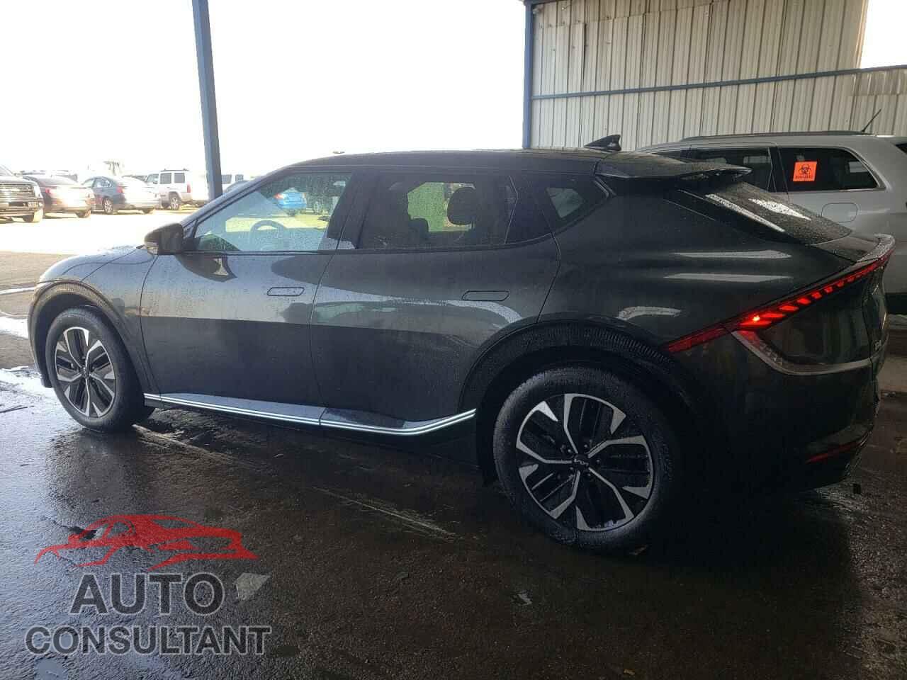 KIA EV6 LIGHT 2023 - KNDC3DLC7P5155322