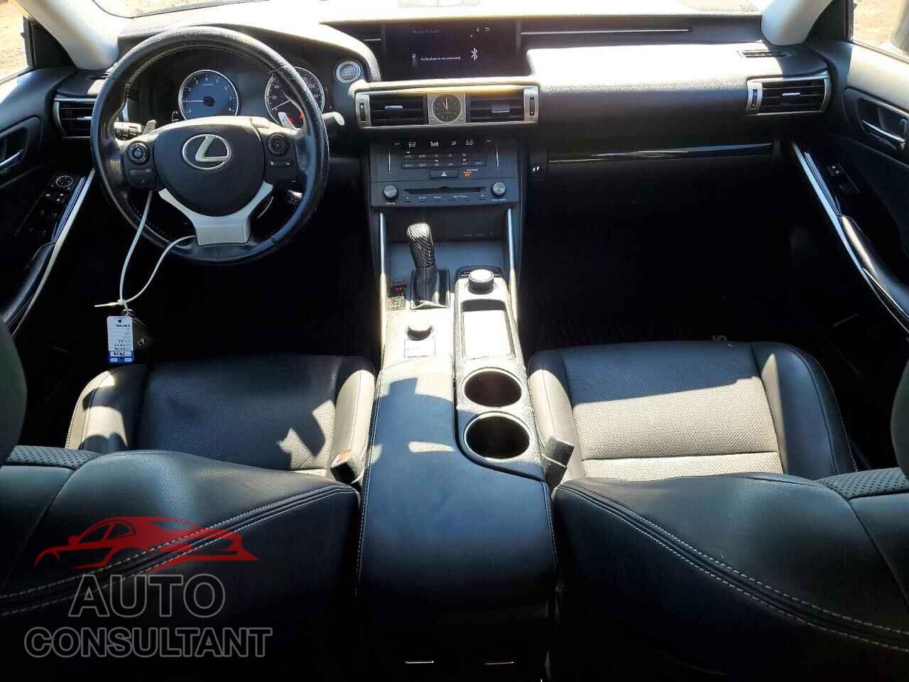 LEXUS IS 2016 - JTHBA1D22G5010127