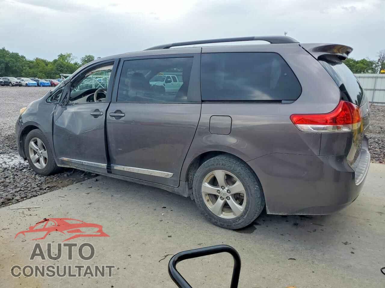 TOYOTA SIENNA 2013 - 5TDKK3DC8DS303281