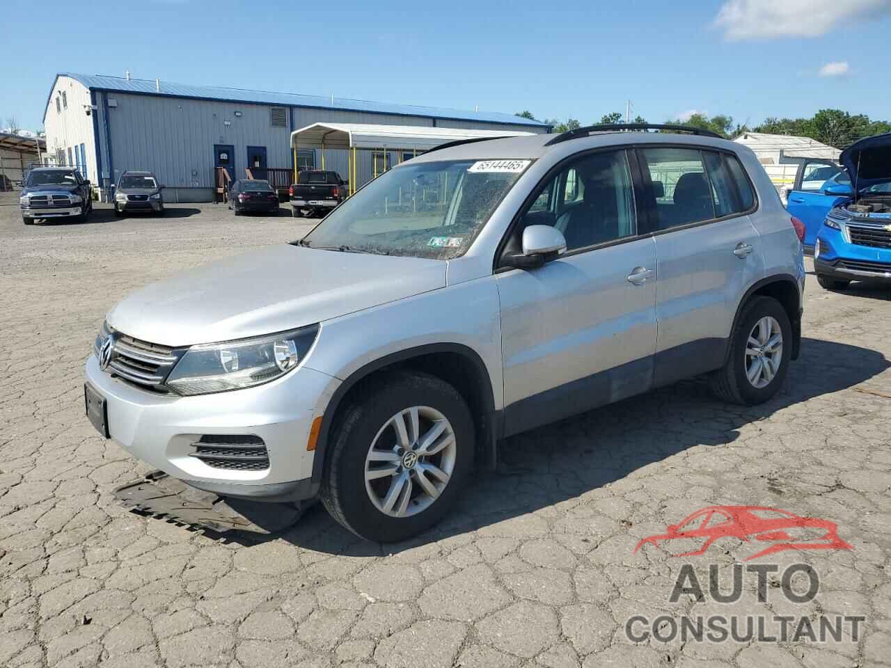 VOLKSWAGEN TIGUAN 2015 - WVGBV7AX2FW580724