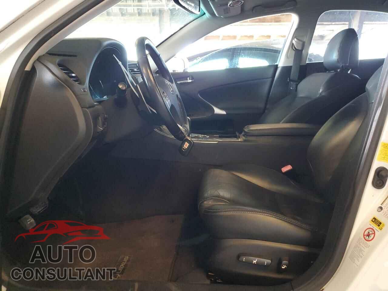 LEXUS IS 2011 - JTHBF5C24B5151316