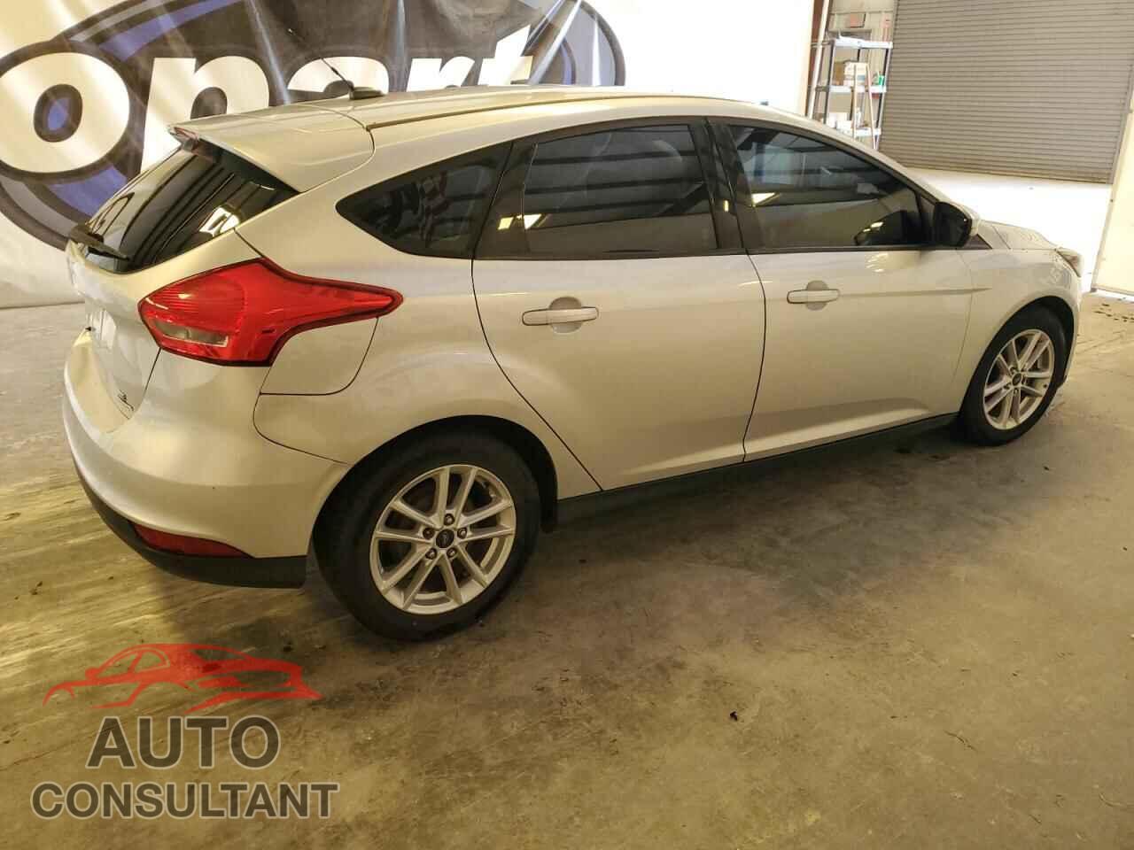 FORD FOCUS 2015 - 1FADP3K21FL223707