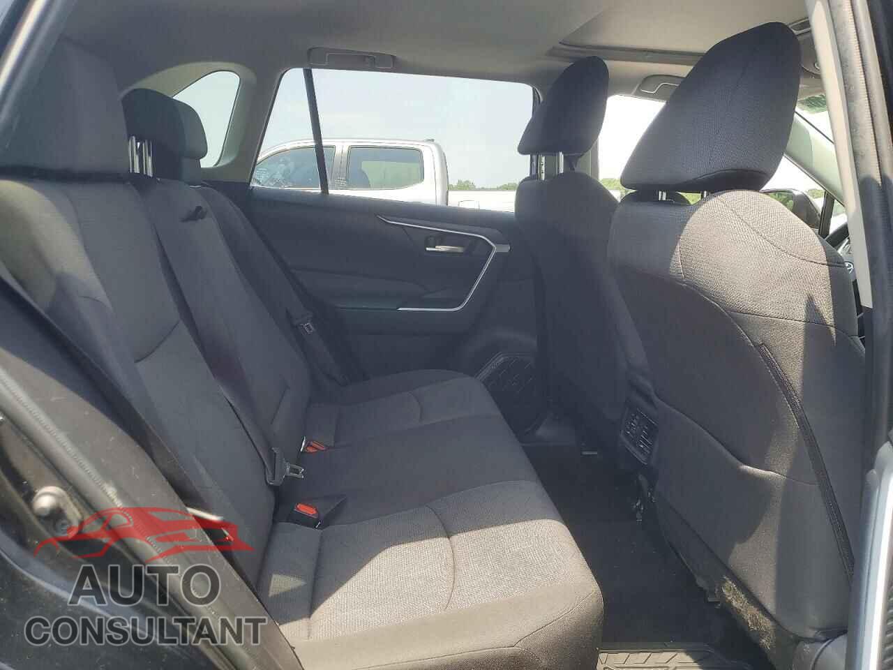 TOYOTA RAV4 2019 - JTMP1RFV9KD010556