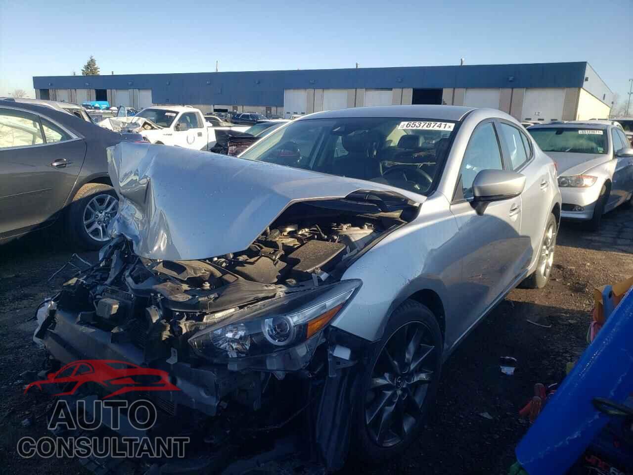 MAZDA 3 2018 - 3MZBN1V34JM214830