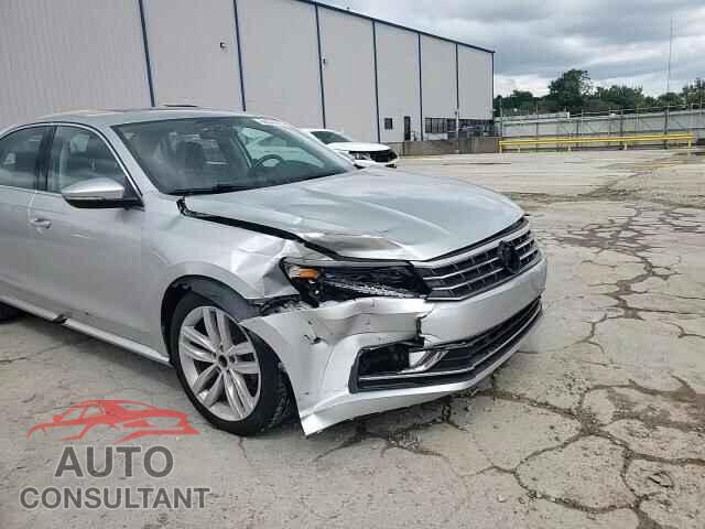 VOLKSWAGEN PASSAT 2017 - 1VWGT7A39HC044111