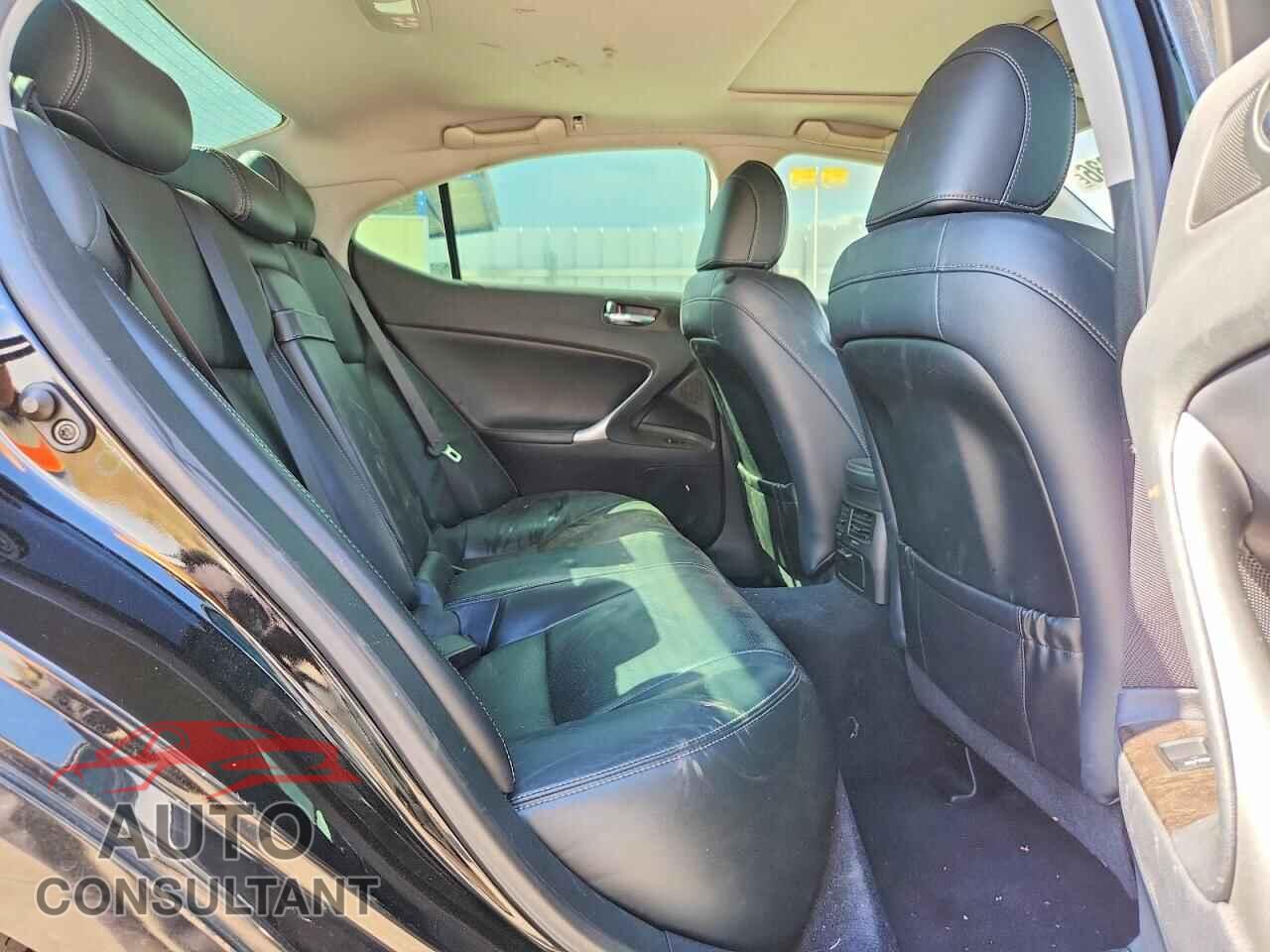 LEXUS IS 2012 - JTHCF5C20C5060520