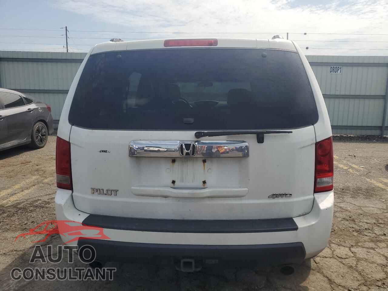 HONDA PILOT 2011 - 5FNYF4H43BB048175