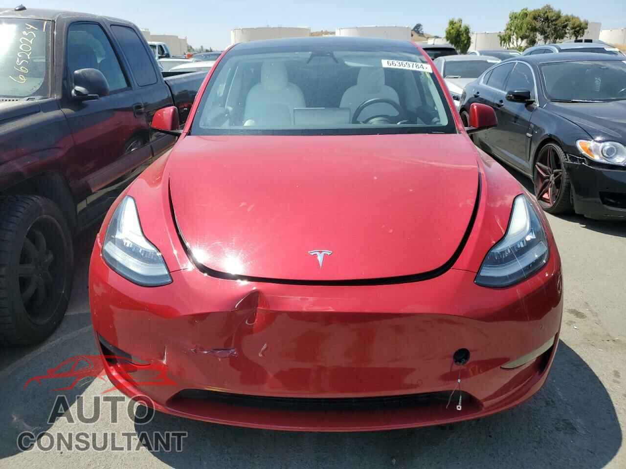 TESLA MODEL Y 2021 - 5YJYGDEEXMF095961