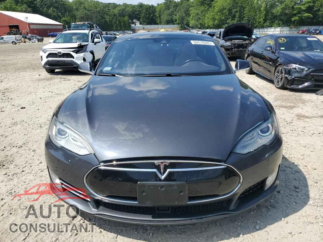 TESLA MODEL S 2015 - 5YJSA1E28FF109323