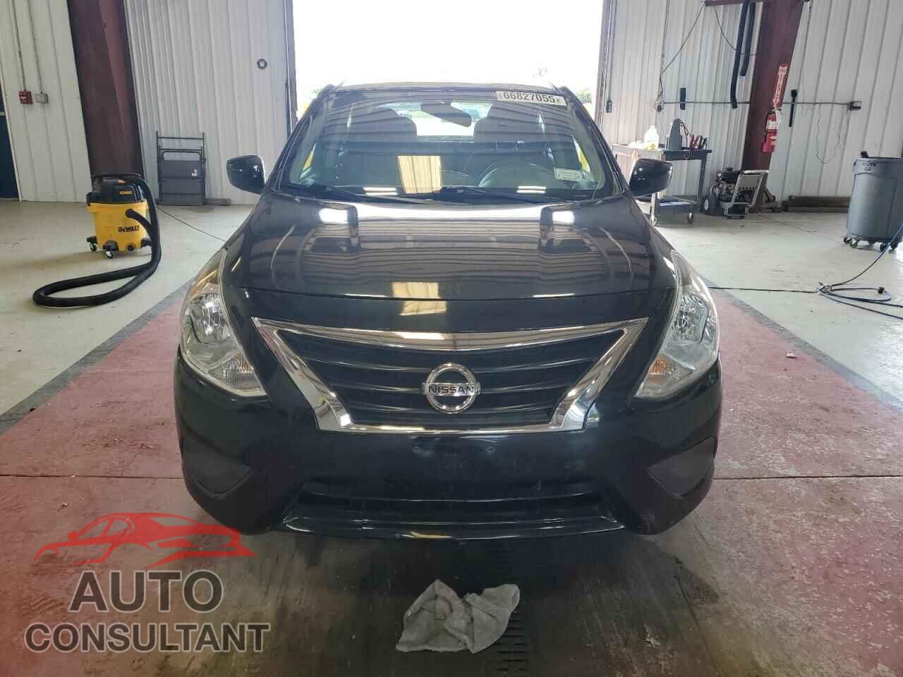 NISSAN VERSA 2017 - 3N1CN7AP3HL803132