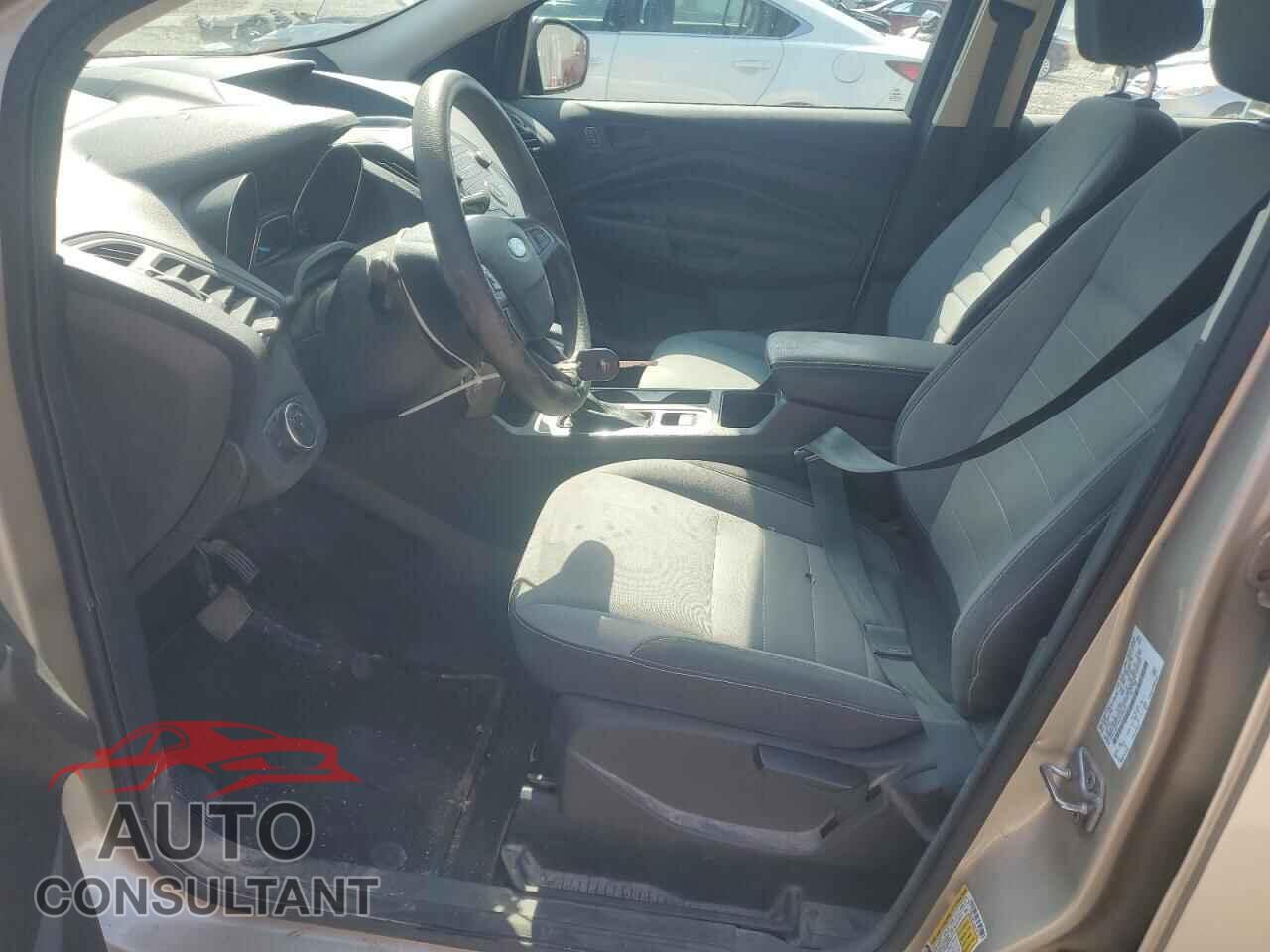 FORD ESCAPE 2017 - 1FMCU0F70HUC45287