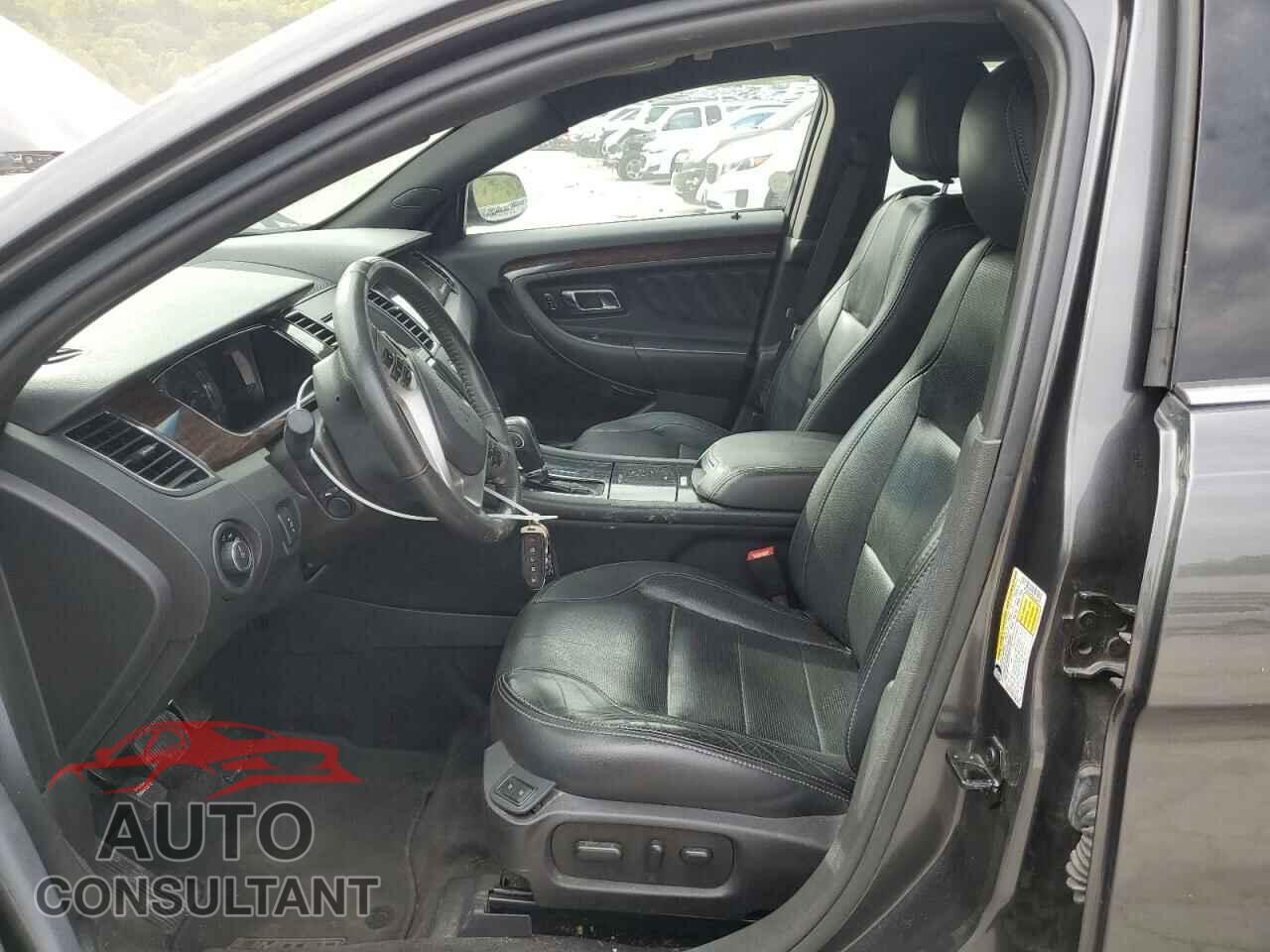 FORD TAURUS 2018 - 1FAHP2F83JG109431