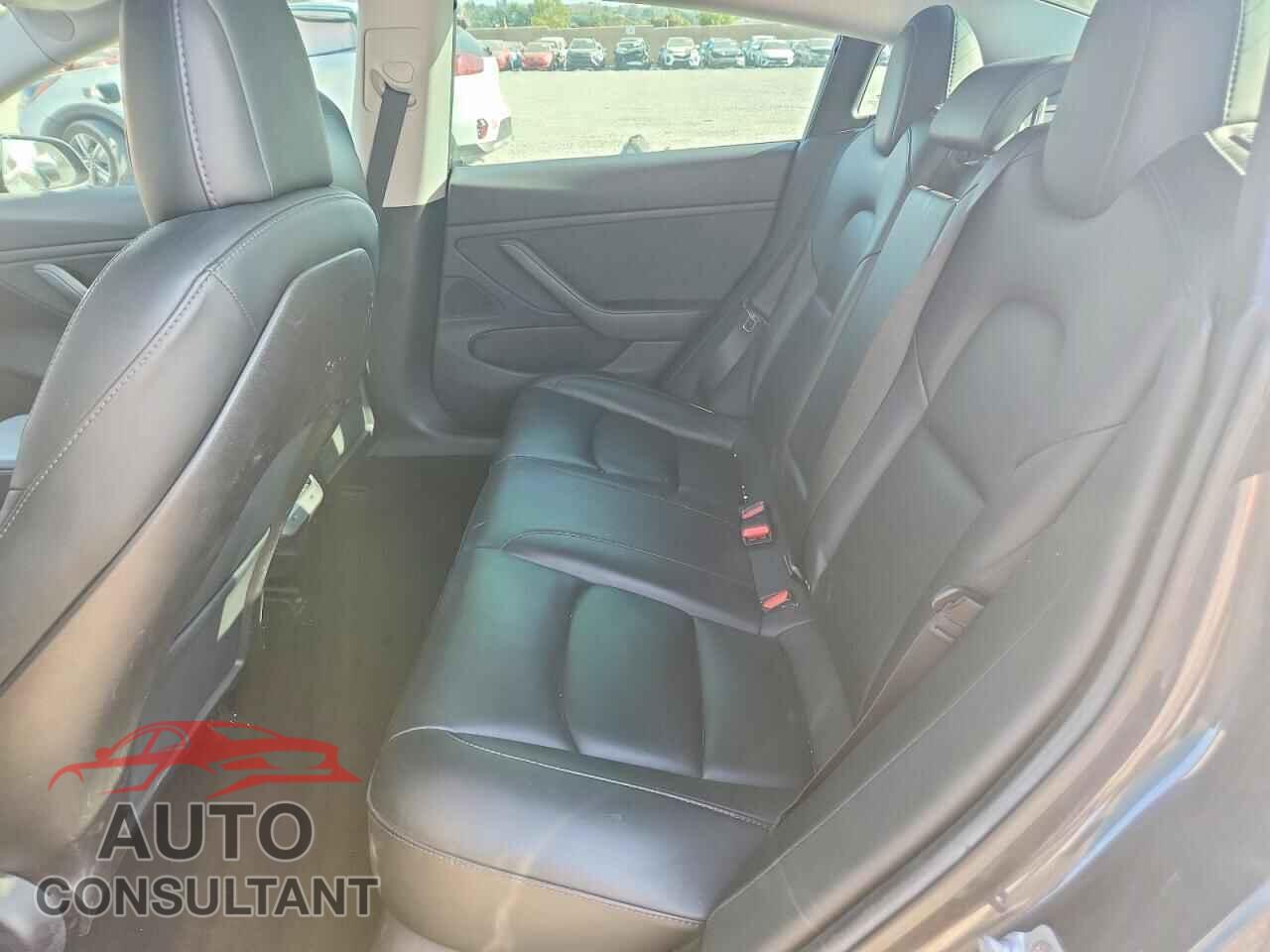 TESLA MODEL 3 2019 - 5YJ3E1EBXKF521570
