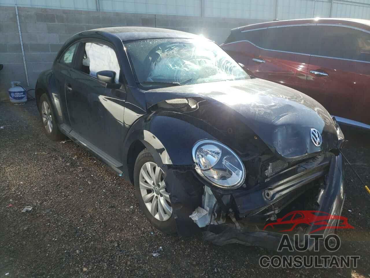 VOLKSWAGEN BEETLE 2018 - 3VWFD7AT5JM720776