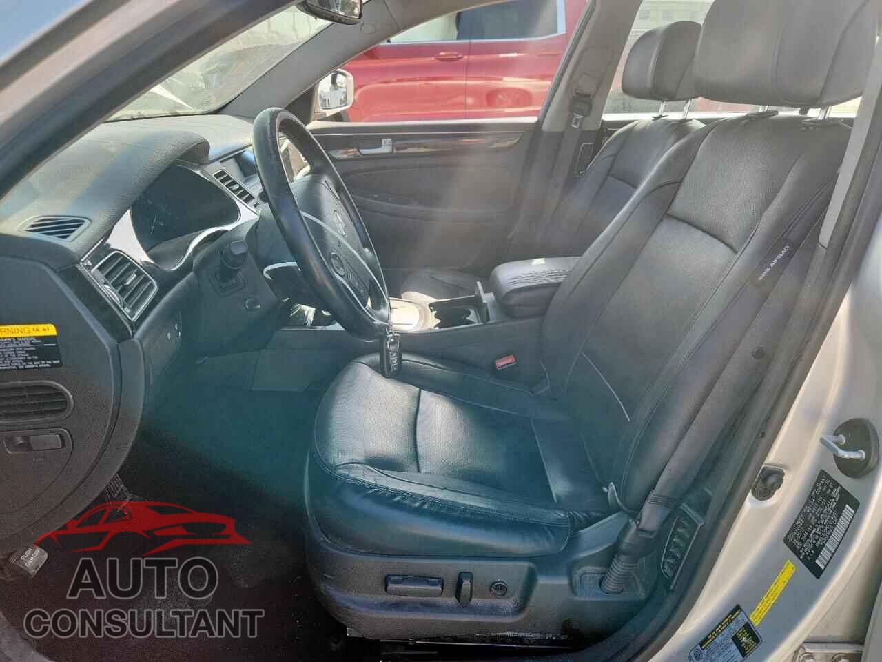HYUNDAI GENESIS 2013 - KMHGC4DD8DU209281