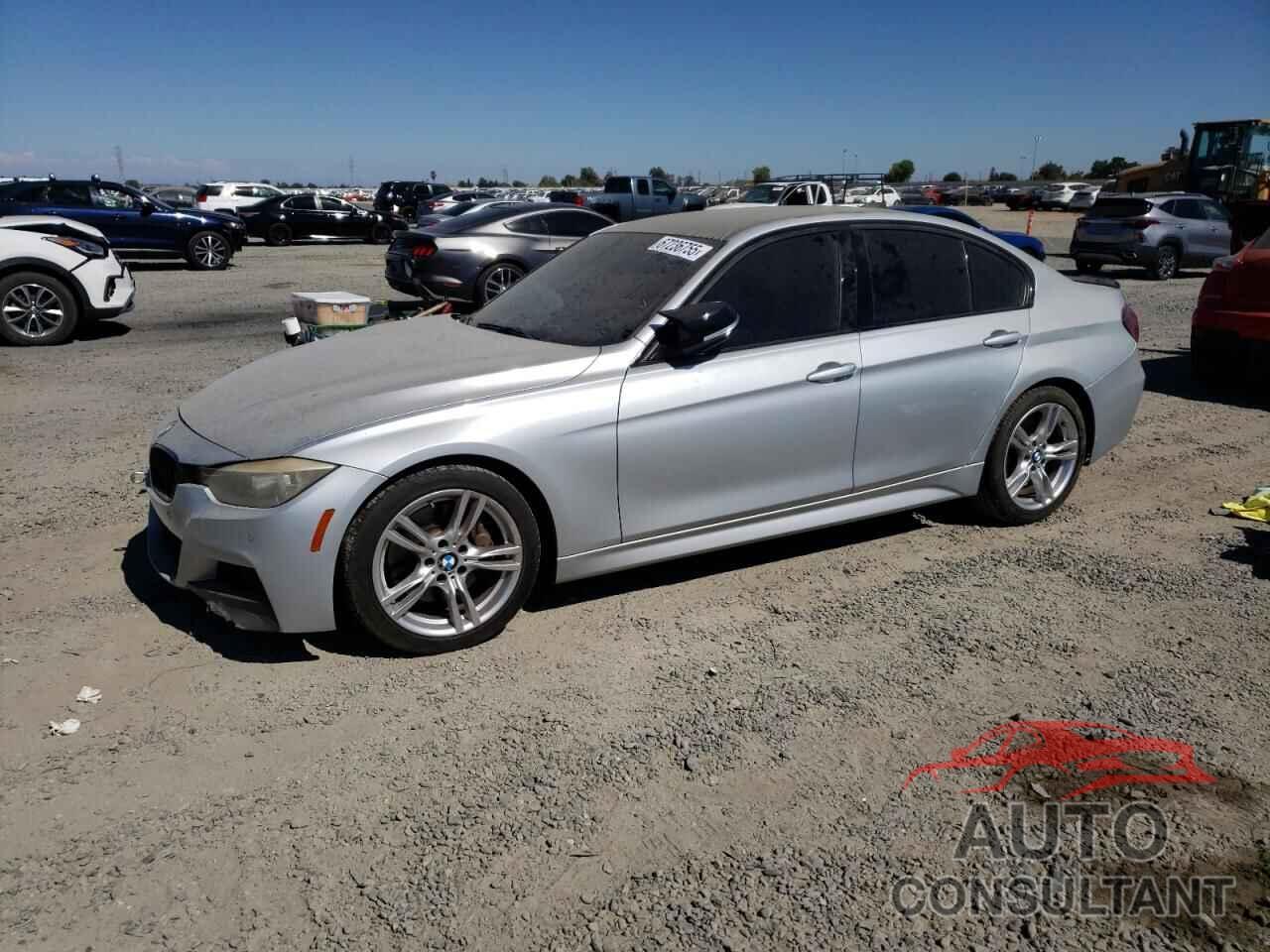 BMW 3 SERIES 2015 - WBA3C1C56FK118615