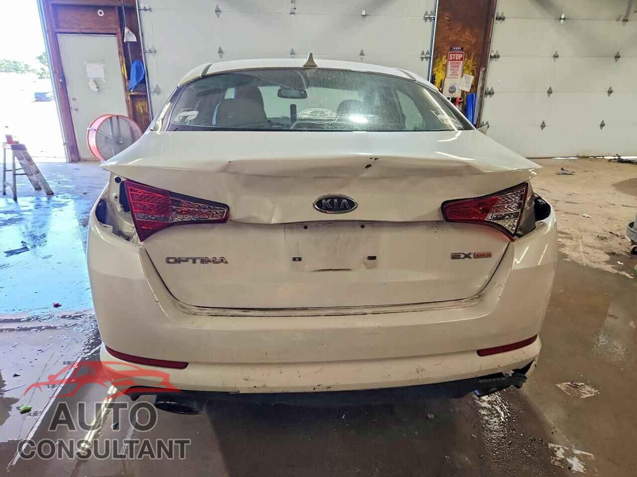 KIA OPTIMA 2011 - KNAGN4A79B5082834