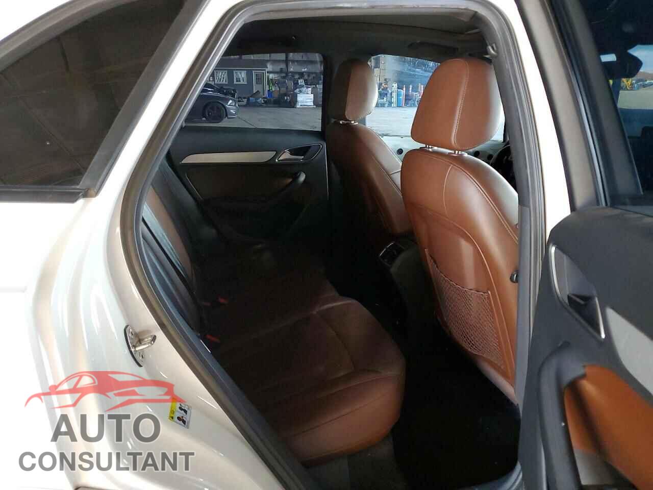 AUDI Q3 2018 - WA1BCCFS9JR034178