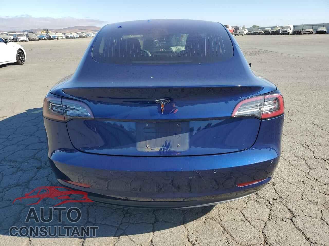 TESLA MODEL 3 2018 - 5YJ3E1EA5JF040325