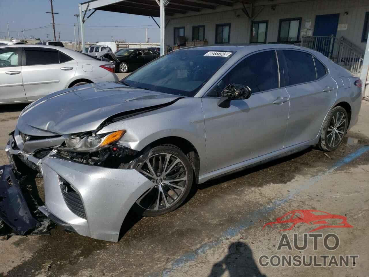 TOYOTA CAMRY 2018 - 4T1B11HK5JU105009
