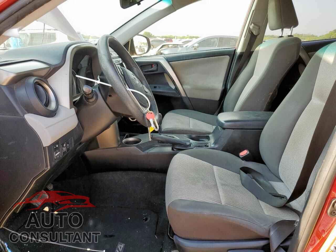 TOYOTA RAV4 2015 - JTMZFREV8FD045008