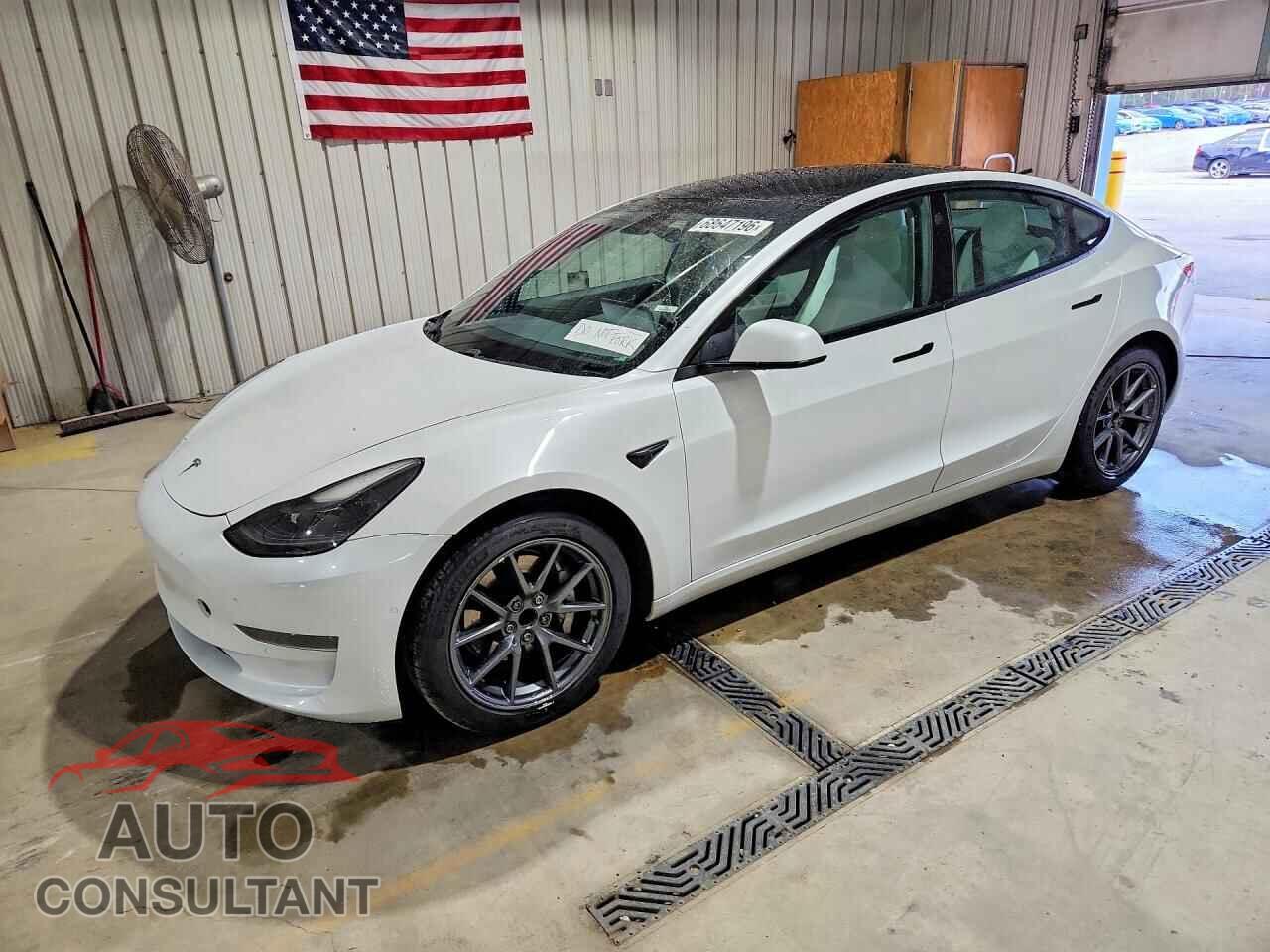 TESLA MODEL 3 2021 - 5YJ3E1EAXMF851817
