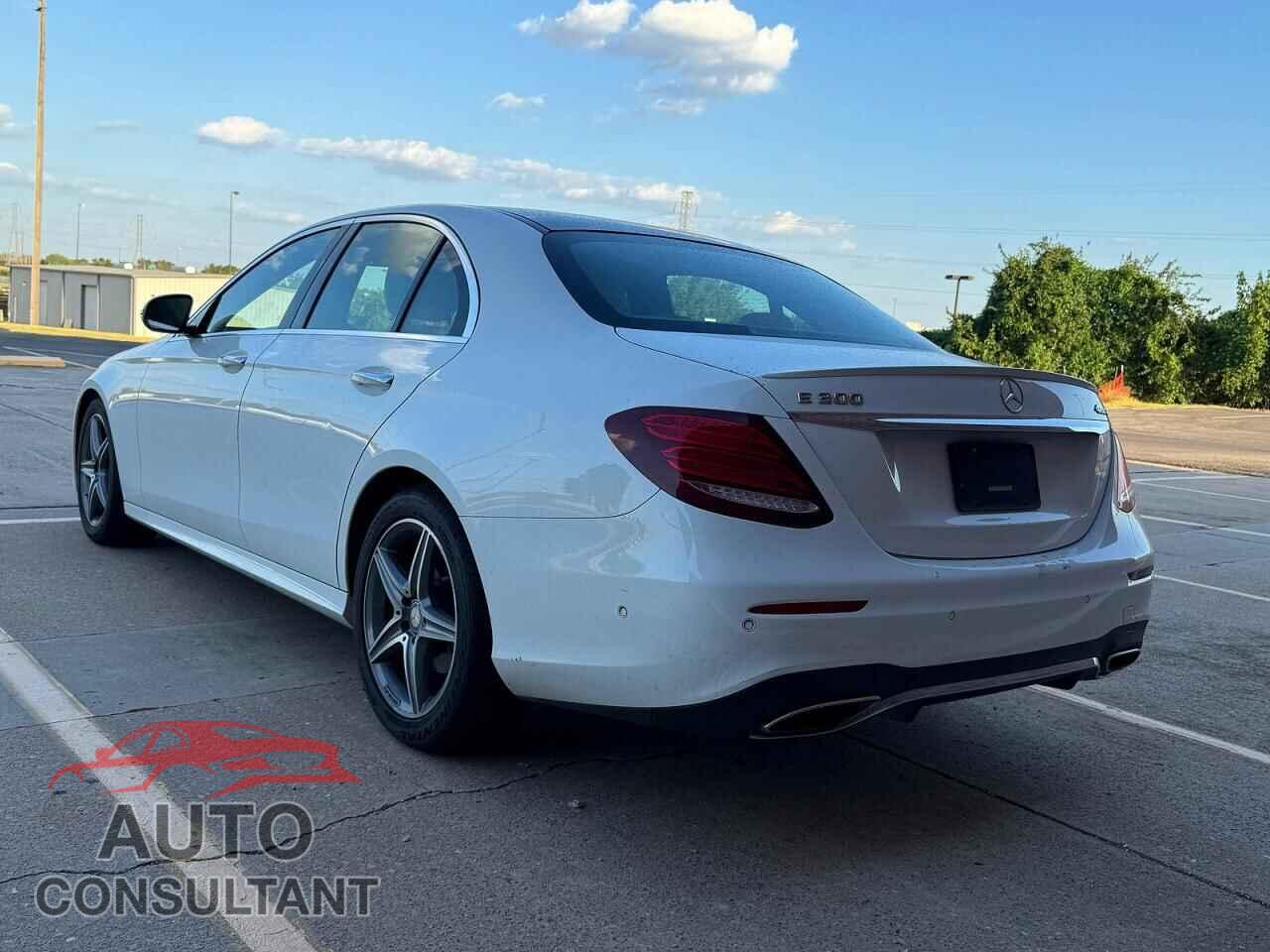MERCEDES-BENZ E-CLASS 2017 - WDDZF4KBXHA036107