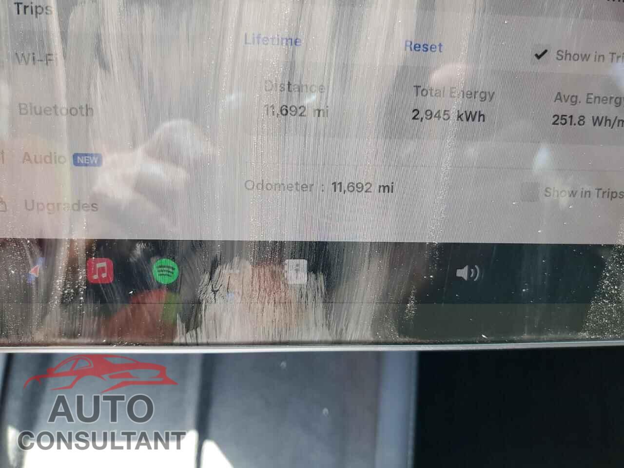 TESLA MODEL 3 2025 - 5YJ3E1EA6SF904607