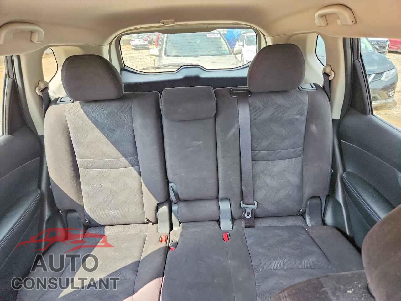NISSAN ROGUE 2015 - KNMAT2MV4FP541985