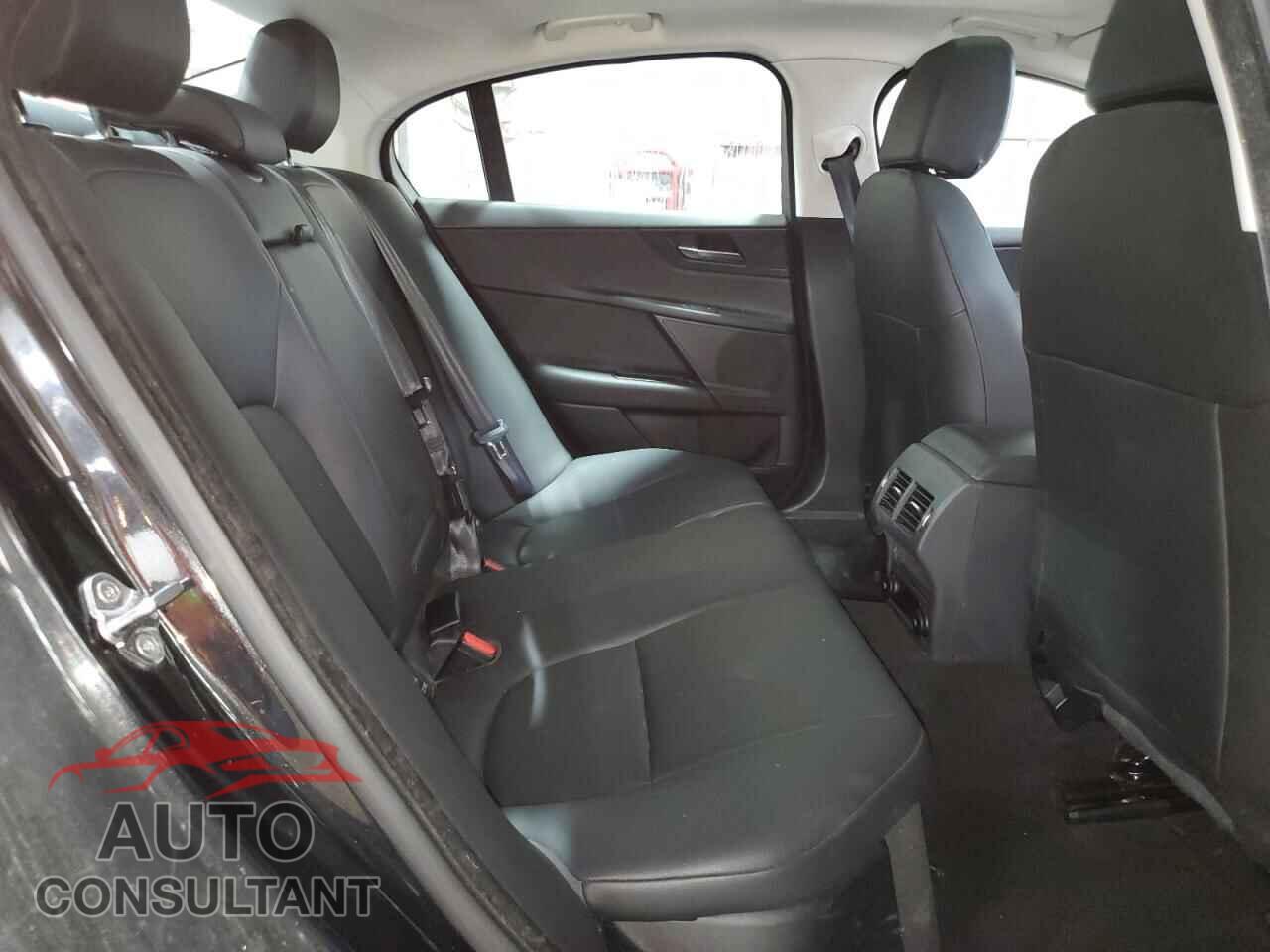 JAGUAR XE 2018 - SAJAJ4FX3JCP38230