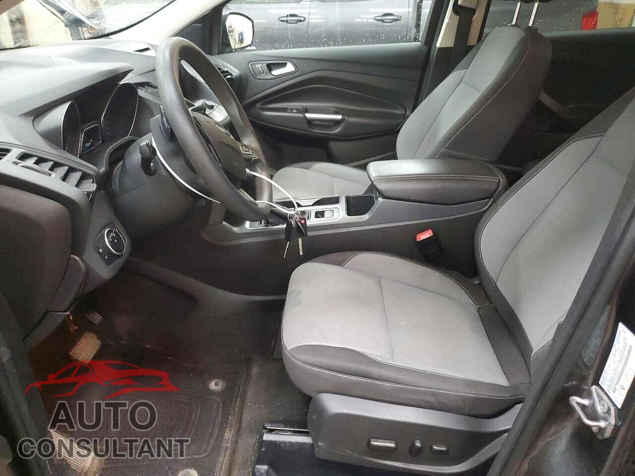 FORD ESCAPE 2017 - 1FMCU9GD1HUC09763