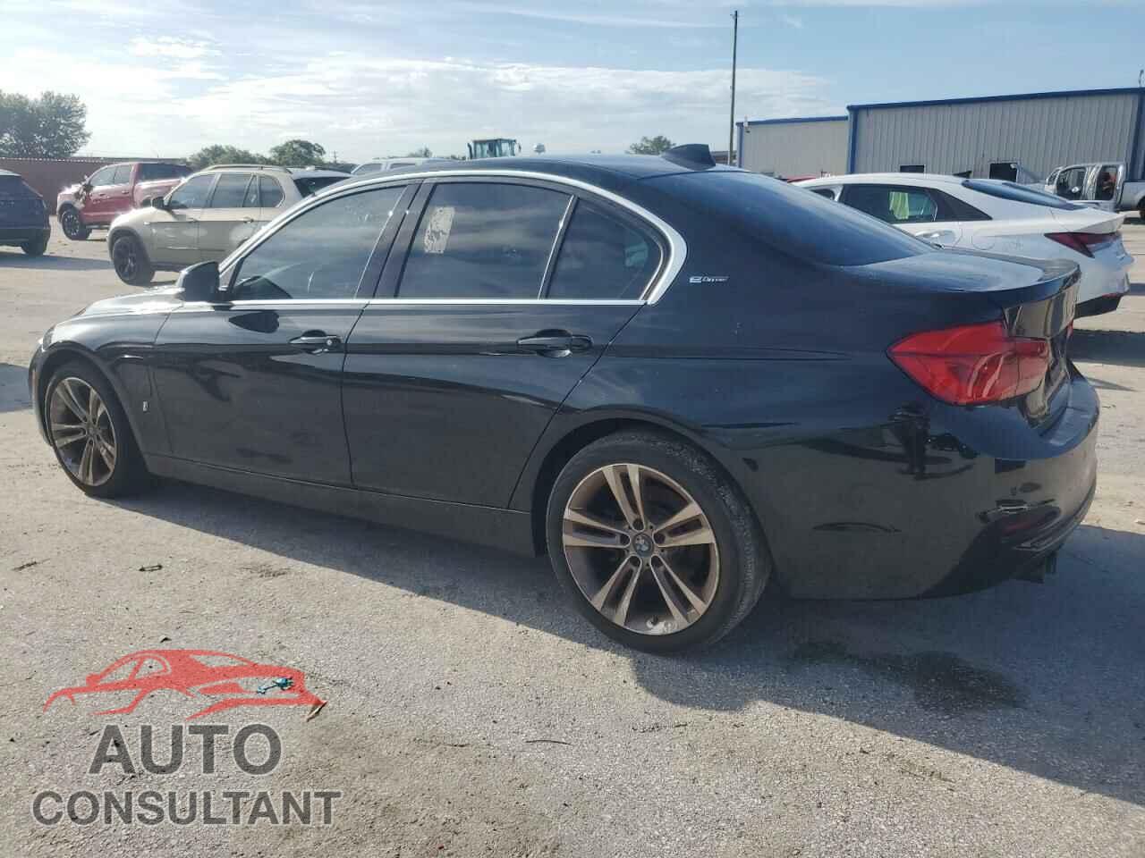 BMW 3 SERIES 2017 - WBA8E1C36HA159074