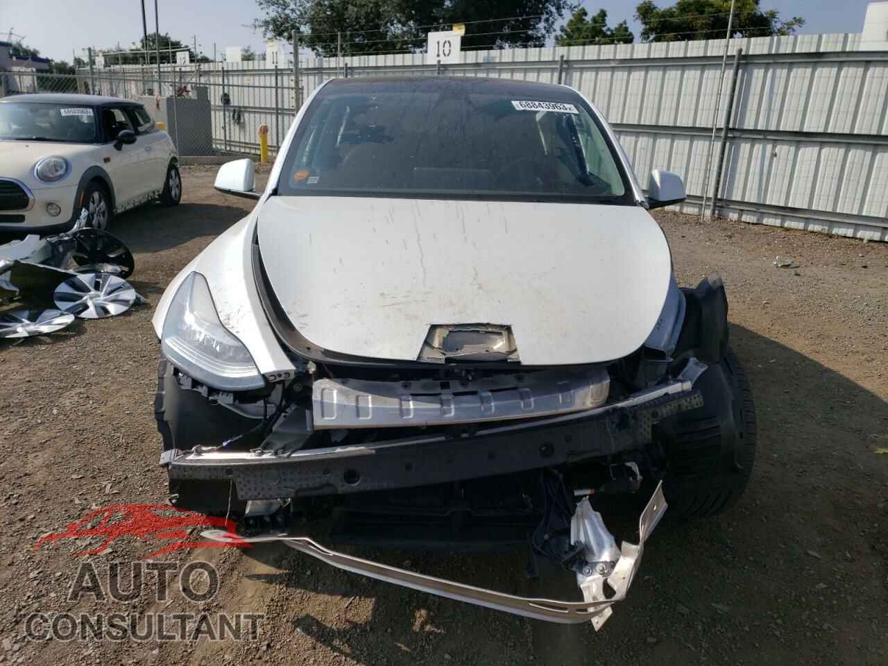 TESLA MODEL Y 2021 - 5YJYGAEE4MF234934