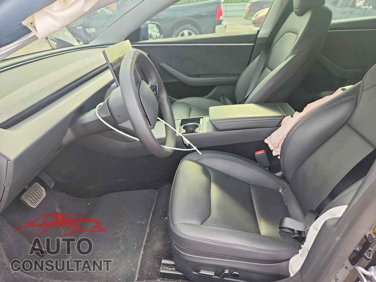 TESLA MODEL 3 2025 - 5YJ3E1EB1SF976064