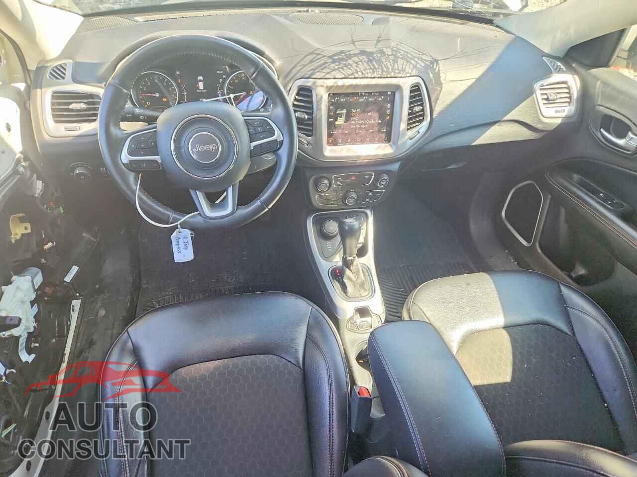 JEEP COMPASS 2018 - 3C4NJDBB0JT179153