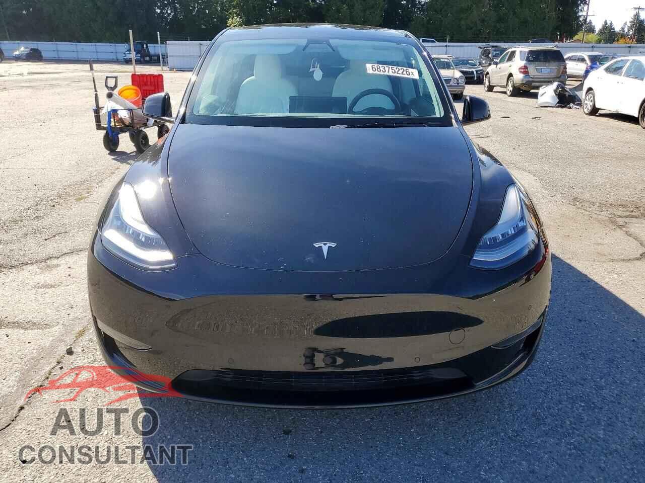 TESLA MODEL Y 2021 - 5YJYGDED1MF116297