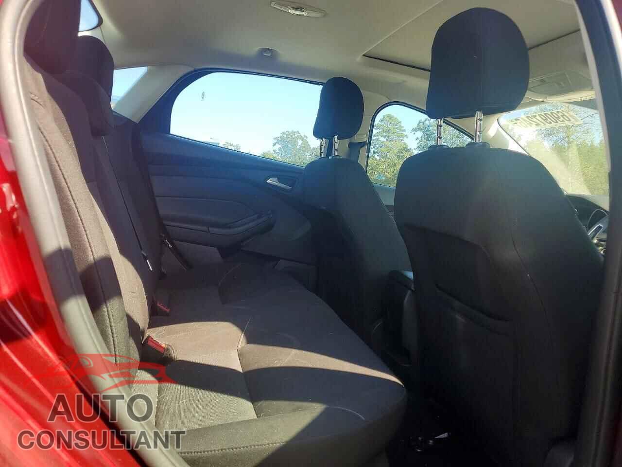FORD FOCUS 2017 - 1FADP3H28HL212438