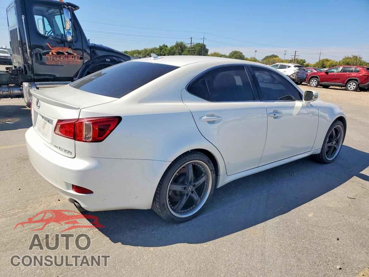 LEXUS IS 2012 - JTHCE5C21C5002984