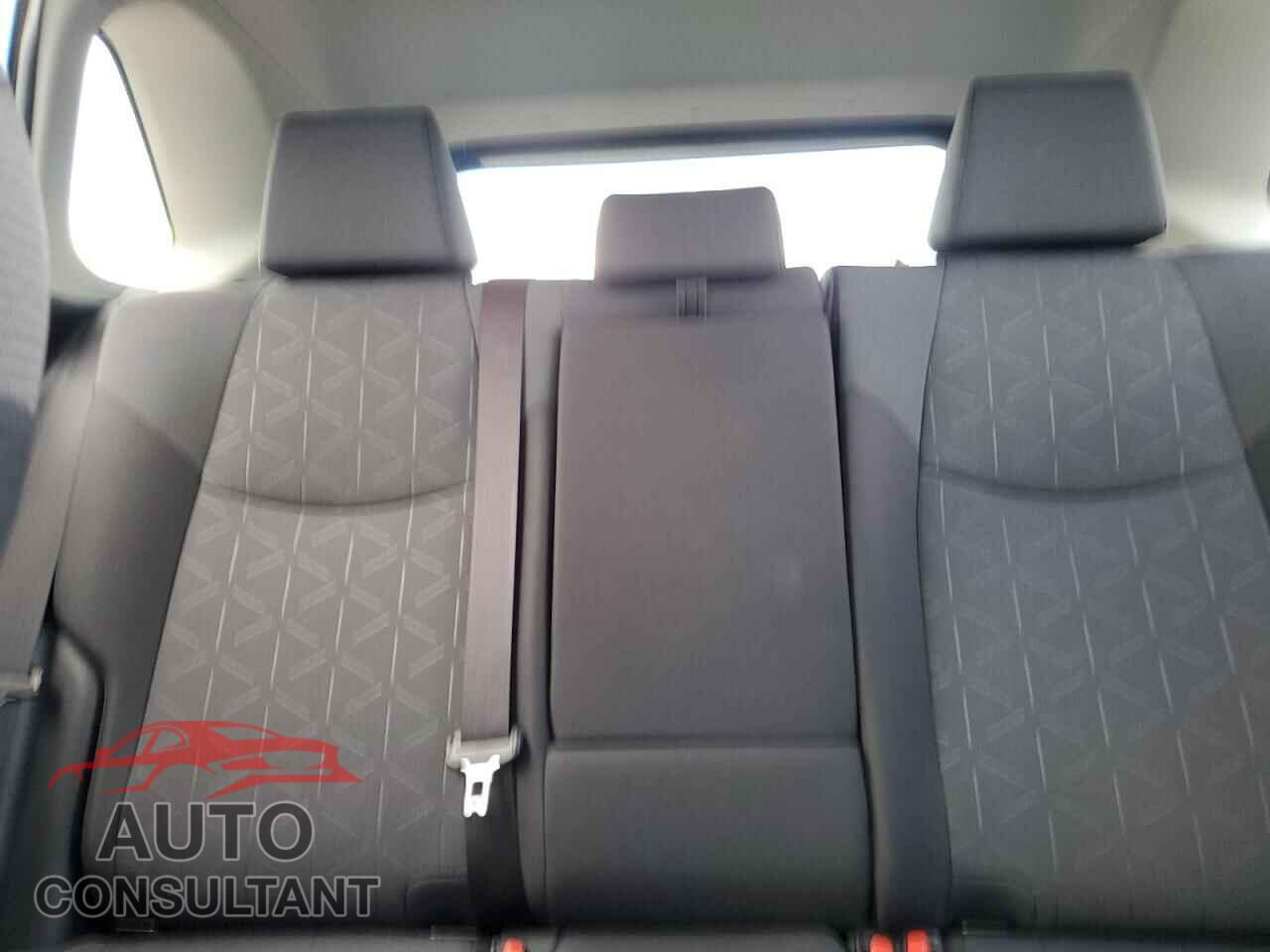 TOYOTA RAV4 2019 - JTMP1RFV0KD004502