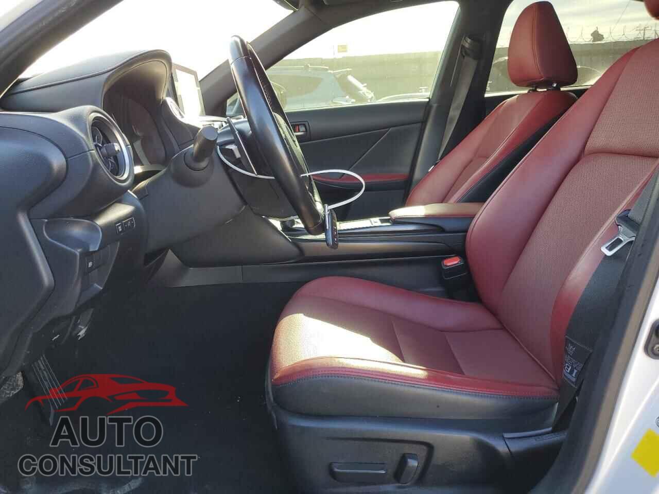 LEXUS IS 2021 - JTHCA1D2XM5115076