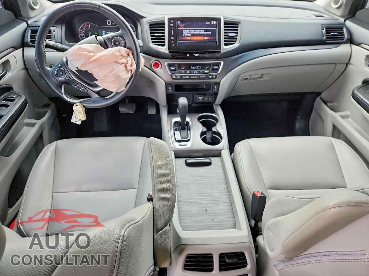 HONDA PILOT 2017 - 5FNYF5H5XHB047015