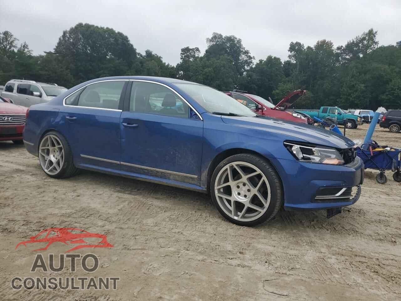 VOLKSWAGEN PASSAT 2017 - 1VWAT7A32HC057532
