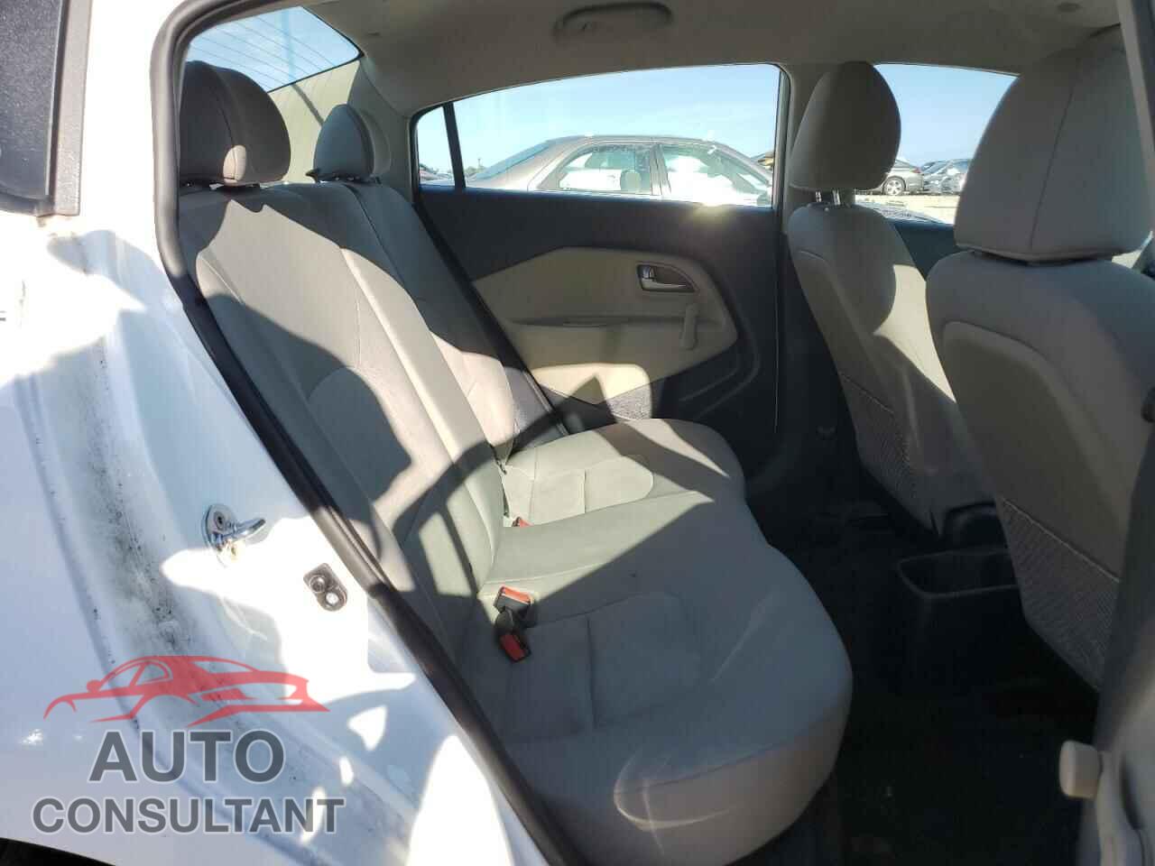 KIA RIO 2017 - KNADM4A31H6012329