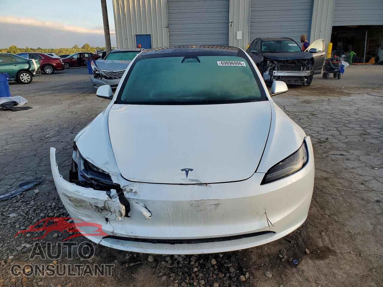 TESLA MODEL 3 2025 - 5YJ3E1EB5SF010283